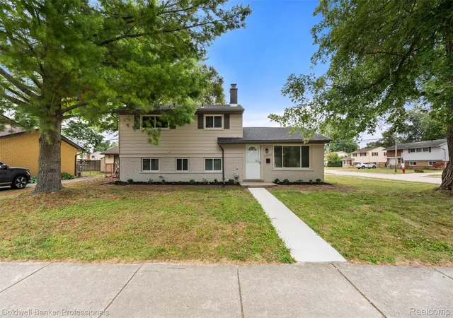 2nd image of 18300 Melvin St, Livonia, MI 48152 | MLS# 20261058560