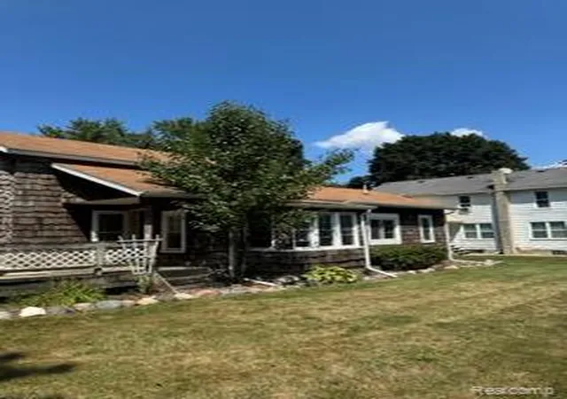 Photo 3 of Single family home for sale at 129 S Church St Se, Caledonia, MI 49316 | MLS# 20261058564 | Listing updated on 2026-08-04