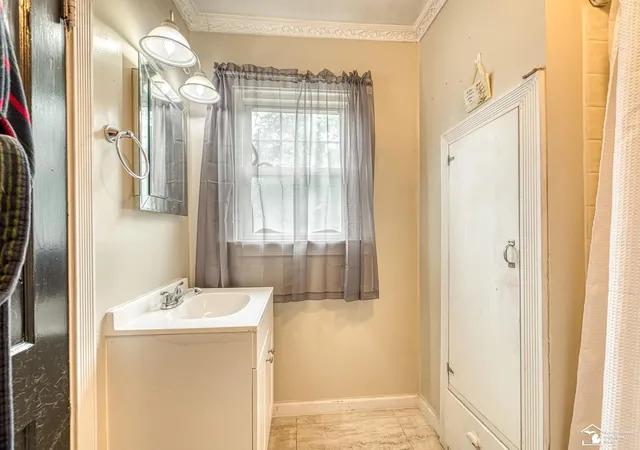 Photo 3 of Single family home for sale at 711 Harrison St, Monroe, MI 48161 | MLS# 57050216390 | Listing updated on 2026-09-21