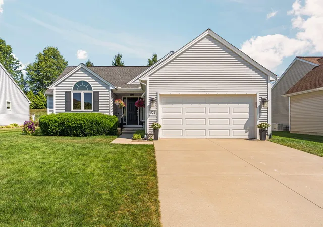 2nd image of 521 Marblewood Ln, Saline, MI 48176 | MLS# 81026038862