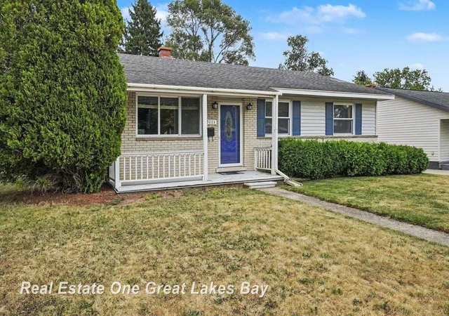 Photo 2 of Single family home for sale at 5111 Winston Dr, Swartz Creek, MI 48473 | MLS# 61050216402 | Listing updated on 2026-09-03