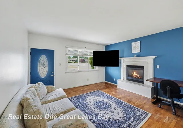 Photo 4 of Single family home for sale at 5111 Winston Dr, Swartz Creek, MI 48473 | MLS# 61050216402 | Listing updated on 2026-09-03