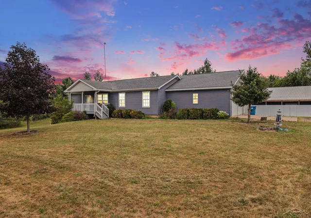1st image of 628 W Fenwick Rd, Fenwick, MI 48834 | MLS# 61050216400