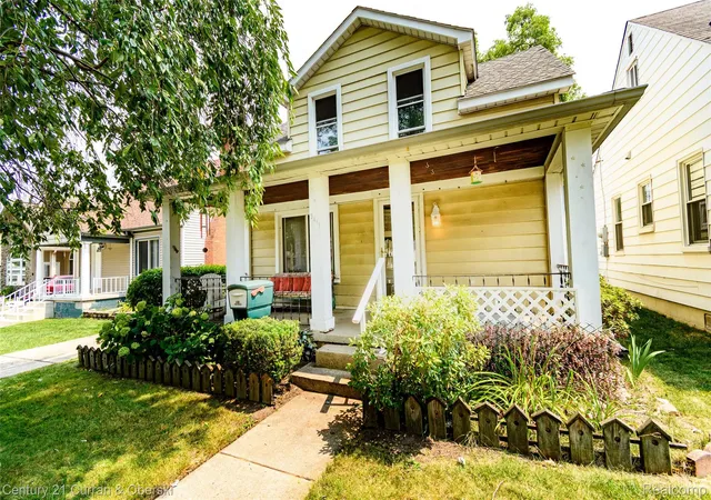 2nd image of 5411 Kingston St, Dearborn Heights, MI 48125 | MLS# 20261058600