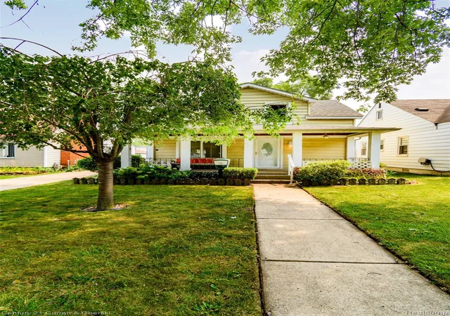 Photo 3 of Single family home for sale at 5411 Kingston St, Dearborn Heights, MI 48125 | MLS# 20261058600 | Listing updated on 2026-08-16