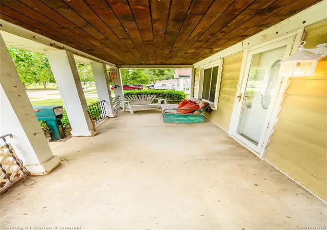 Photo 4 of Single family home for sale at 5411 Kingston St, Dearborn Heights, MI 48125 | MLS# 20261058600 | Listing updated on 2026-08-16
