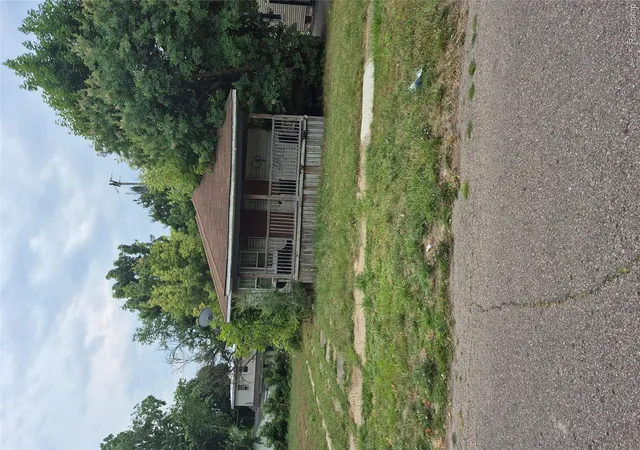 Photo 1 of Single family home for sale at 2221 Clement St, Flint, MI 48504 | MLS# 20261058614 | Listing updated on 2026-07-31