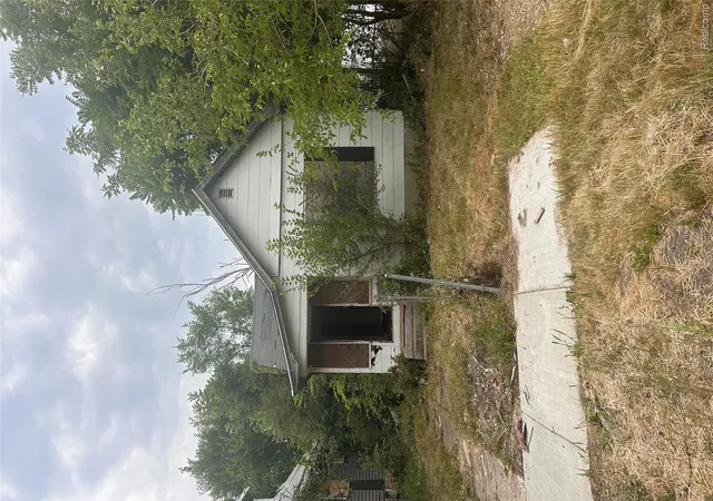 1st image of 137 E Oakley St, Flint, MI 48503 | MLS# 20261058634