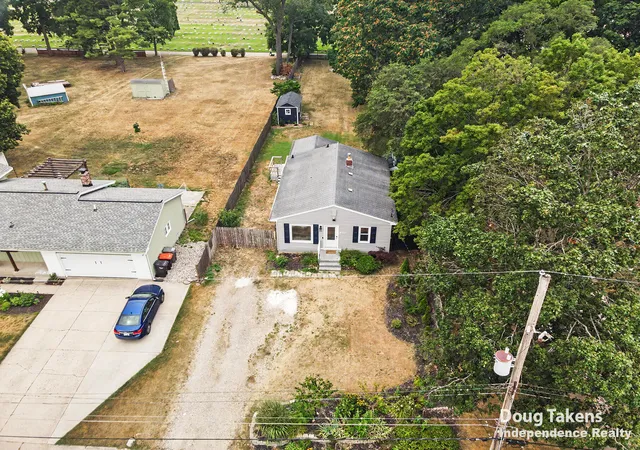 Photo 3 of Single family home for sale at 3233 Wayburn Ave SW, Grandville, MI 49418 | MLS# 65026038890 | Listing updated on 2026-08-07