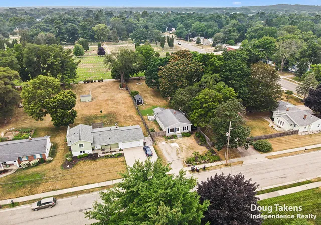Photo 4 of Single family home for sale at 3233 Wayburn Ave SW, Grandville, MI 49418 | MLS# 65026038890 | Listing updated on 2026-08-07