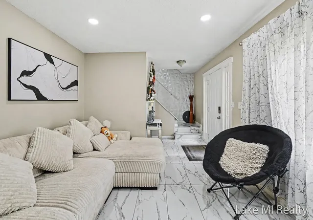 Photo 2 of Single family home for sale at 2119 Desoto Dr, Lansing, MI 48911 | MLS# 65026038896 | Listing updated on 2026-09-04