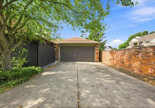 4th image of 20691 Wedgewood Dr, Grosse Pointe Woods, MI 48236 | MLS# 20261058642