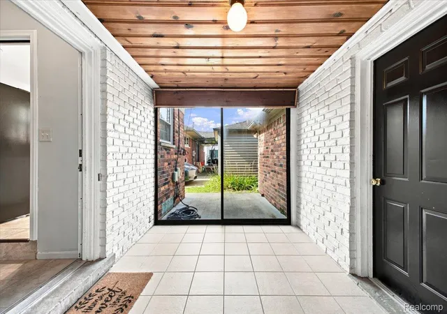 5th image of 20691 Wedgewood Dr, Grosse Pointe Woods, MI 48236 | MLS# 20261058642