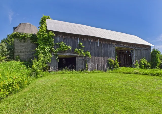 Photo 4 of Single family home for sale at 5640 N Swede Rd, Northport, MI 49670 | MLS# 78080071604 | Listing updated on 2026-10-10