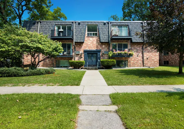 27th image of 119 Fair St, Traverse City, MI 49686 | MLS# 78080071606