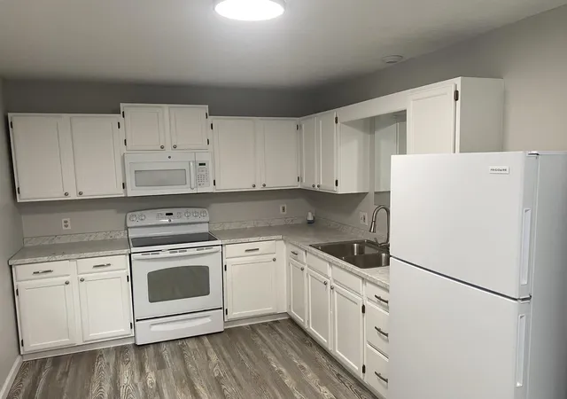 3rd image of 4379 & 4381 Eagle Crest Dr, Acme Township Grand Traverse, MI 49690 | MLS# 78080071608
