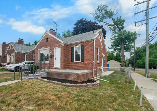 2nd image of 18904 Mallina St, Grosse Pointe, MI 48236 | MLS# 20261058660