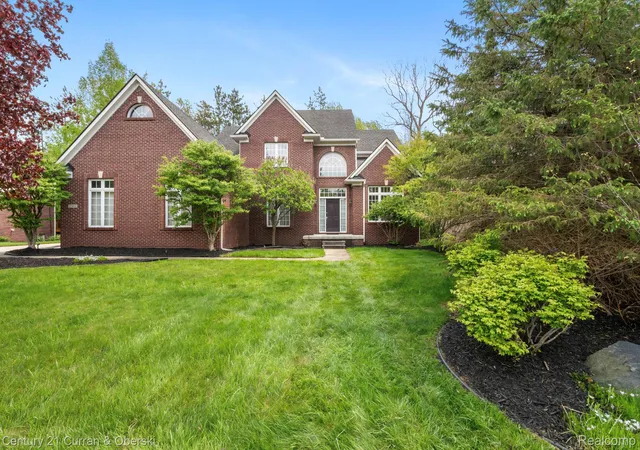 2nd image of 27852 Larson Ln, Farmington Hills, MI 48331 | MLS# 20261058666