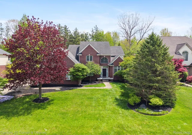 4th image of 27852 Larson Ln, Farmington Hills, MI 48331 | MLS# 20261058666