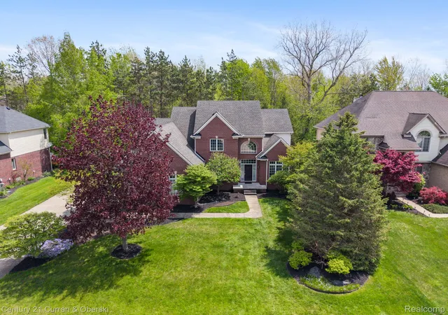 5th image of 27852 Larson Ln, Farmington Hills, MI 48331 | MLS# 20261058666