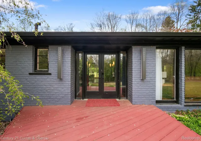 3rd image of 27869 Old Colony St, Farmington Hills, MI 48334 | MLS# 20261058671