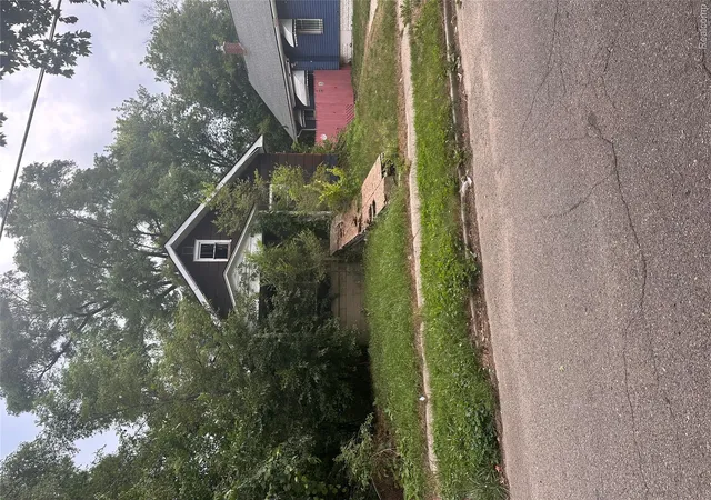 Photo 1 of Single family home for sale at 2309 Arlington Ave, Flint, MI 48506 | MLS# 20261058677 | Listing updated on 2026-07-31