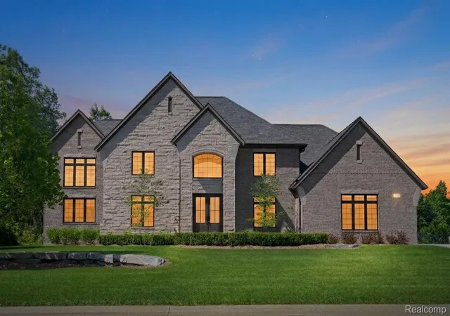 Single family home for sale at 3836 Coachwood Ln, Rochester Hills, MI 48309 | MLS# 20261058684 | Listing updated on 2026-08-10