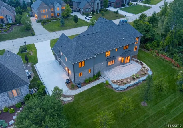 Photo 4 of Single family home for sale at 3836 Coachwood Ln, Rochester Hills, MI 48309 | MLS# 20261058684 | Listing updated on 2026-08-10
