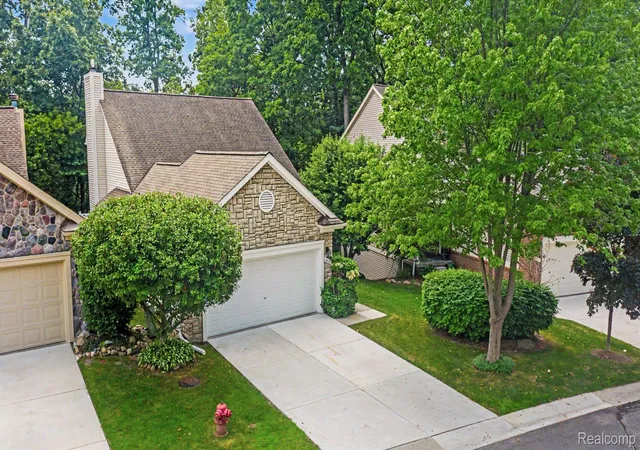 Photo 2 of Condo for sale at 6573 Summit Ridge, Clarkston, MI 48346 | MLS# 20261058683 | Listing updated on 2026-08-01