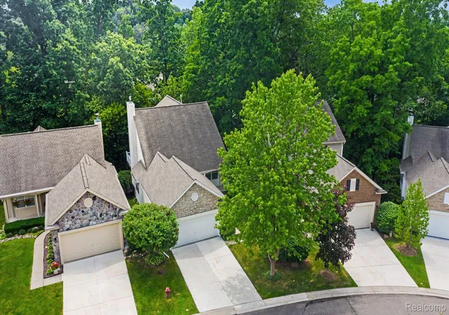 Photo 2 of Condo for sale at 6573 Summit Ridge, Clarkston, MI 48346 | MLS# 20261058683 | Listing updated on 2026-08-01