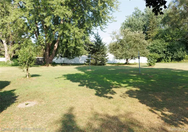 31st image of 4394 Apache Dr, Burton, MI 48509 | MLS# 20261058699