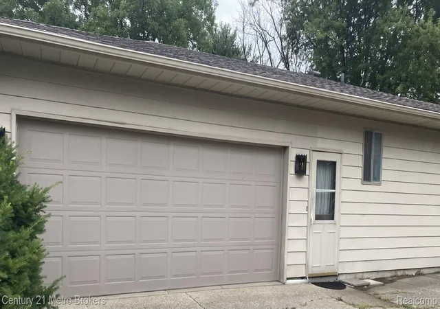 Photo 3 of Single family home for sale at 4394 Apache Dr, Burton, MI 48509 | MLS# 20261058699 | Listing updated on 2026-09-06