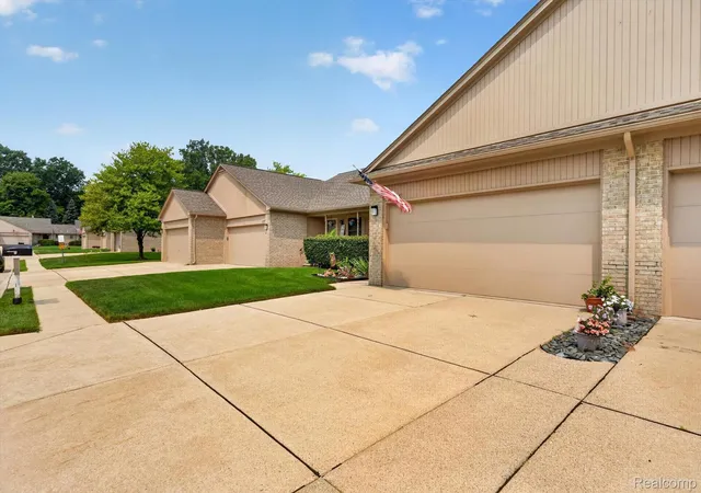 Photo 4 of Condo for sale at 23553 Northport Dr, Clinton Township, MI 48036 | MLS# 20261058707 | Listing updated on 2026-09-15