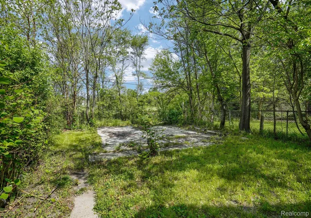 Photo 3 of Single family home for sale at 945 King St, Detroit, MI 48211 | MLS# 20261058709 | Listing updated on 2026-07-30