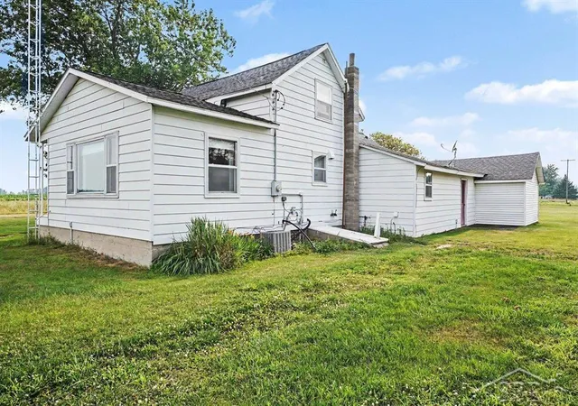 Photo 3 of Single family home for sale at 11125 E Jefferson Rd, Wheeler, MI 48662 | MLS# 61050216436 | Listing updated on 2026-07-28