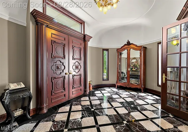 Photo 4 of Single family home for sale at 5322 Abbey Rd, Oakland Charter Township Oakland, MI 48306 | MLS# 20261058721 | Listing updated on 2026-08-28
