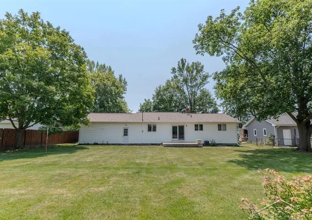 Photo 3 of Single family home for sale at 8908 Kochville Rd, Saginaw, MI 48603 | MLS# 61050216440 | Listing updated on 2026-09-14