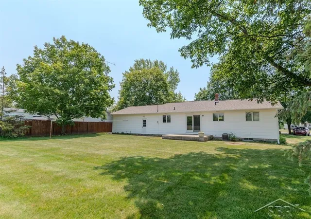 Photo 4 of Single family home for sale at 8908 Kochville Rd, Saginaw, MI 48603 | MLS# 61050216440 | Listing updated on 2026-09-14