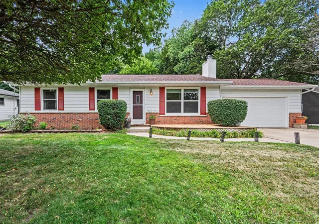 Photo 2 of Single family home for sale at 209 Cherry Hl St, Kalamazoo, MI 49006 | MLS# 66026038943 | Listing updated on 2026-09-18