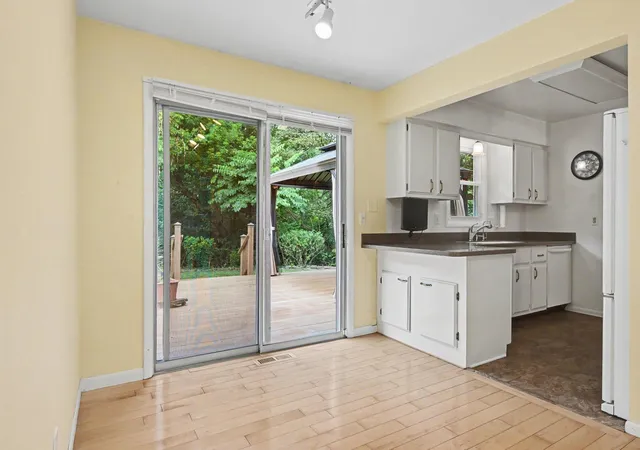 Photo 4 of Single family home for sale at 209 Cherry Hl St, Kalamazoo, MI 49006 | MLS# 66026038943 | Listing updated on 2026-09-18
