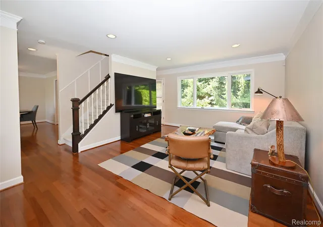 Listing Photo 5 - Condo for sale in building located at 142 E Hickory Grv Rd, Bloomfield Hills, MI 48304 - Unit #3