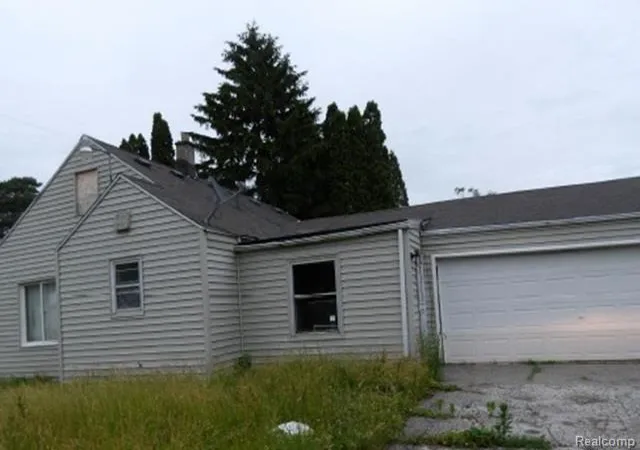 Photo 1 of Single family home for sale at 3300 Cherry St, Saginaw, MI 48601 | MLS# 20261058739 | Listing updated on 2026-07-29