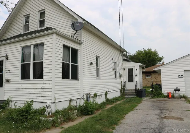Photo 2 of Single family home for sale at 2703 Narloch St, Saginaw, MI 48601 | MLS# 20261058738 | Listing updated on 2026-08-07