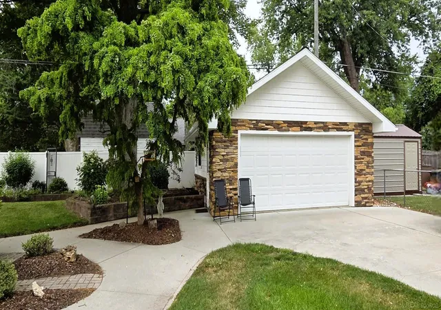 Photo 4 of Single family home for sale at 7391 Elm St, Lexington, MI 48450 | MLS# 58050216455 | Listing updated on 2026-08-21