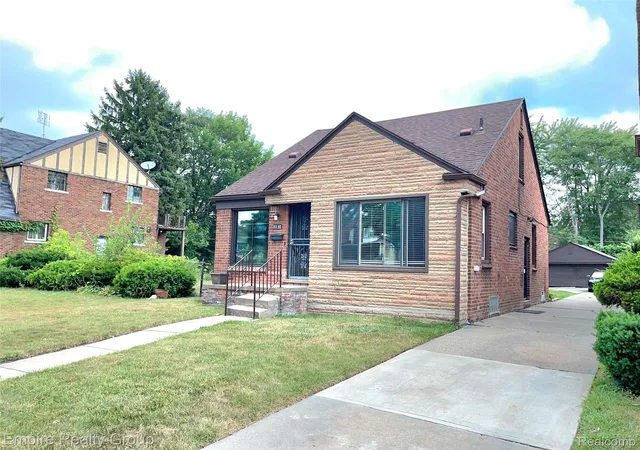Photo 3 of Single family home for sale at 5280 Eastlawn St, Detroit, MI 48213 | MLS# 20261058759 | Listing updated on 2026-07-29