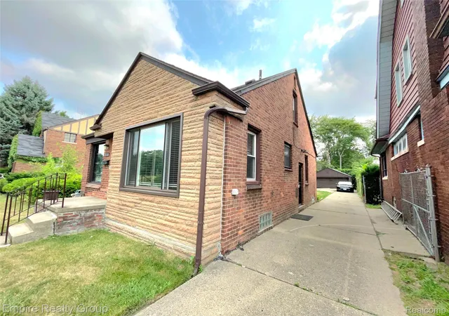 Photo 3 of Single family home for sale at 5280 Eastlawn St, Detroit, MI 48213 | MLS# 20261058759 | Listing updated on 2026-07-29
