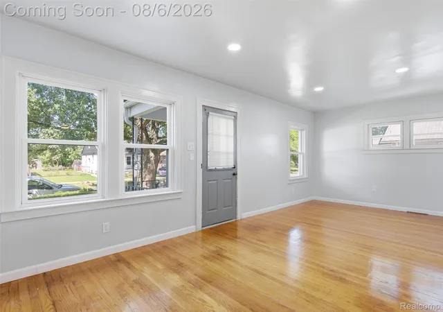 Photo 4 of Single family home for sale at 1063 Mayflower Ave, Lincoln Park, MI 48146 | MLS# 20261058758 | Listing updated on 2026-09-16