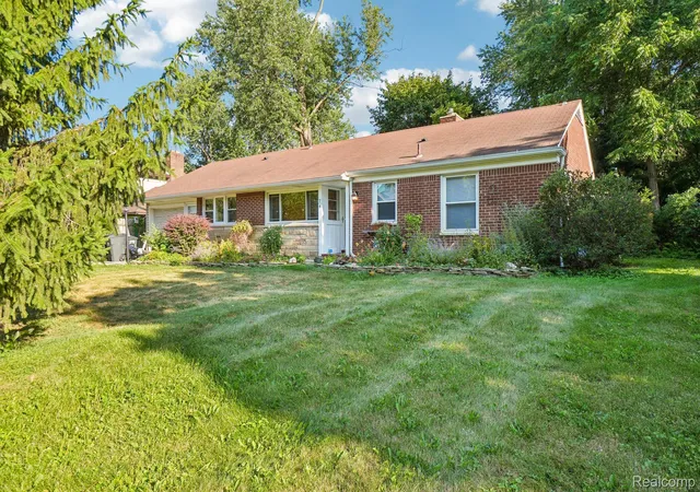 Photo 1 of Single family home for sale at 74 Barrington Rd, Bloomfield Hills, MI 48302 | MLS# 20261058771 | Listing updated on 2026-09-15