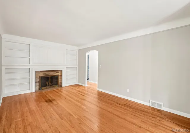 Photo 3 of Single family home for sale at 74 Barrington Rd, Bloomfield Hills, MI 48302 | MLS# 20261058771 | Listing updated on 2026-09-15