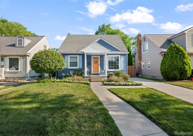 2nd image of 1320 Royal Ave, Royal Oak, MI 48073 | MLS# 20261058775